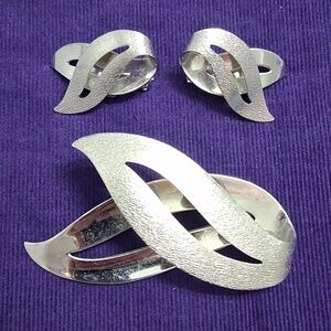 Vintage Sarah Coventry Satin Flame Brooch And Earrings Silver Twin Flamesk Clip